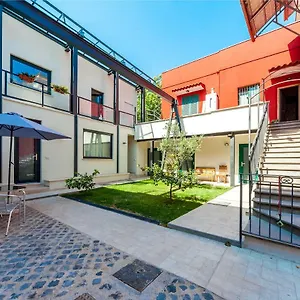 Il Giardino Dell'argano Rosso Rzym