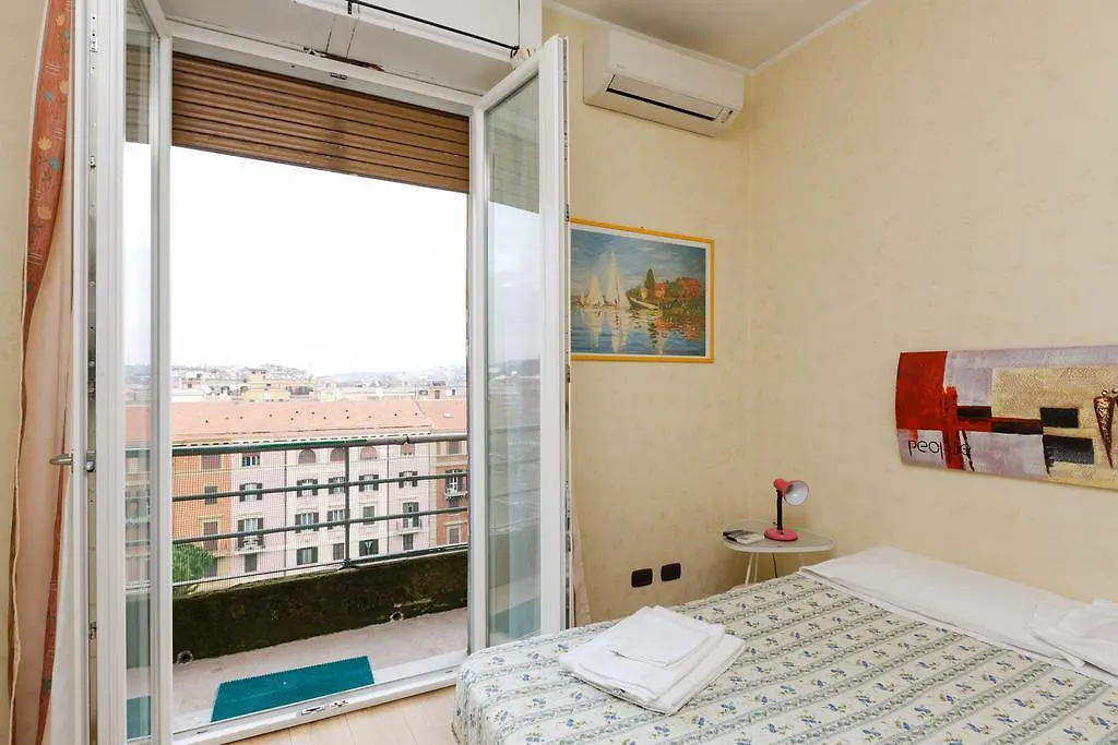 Asterisco Villa Roma 0*,  Italia